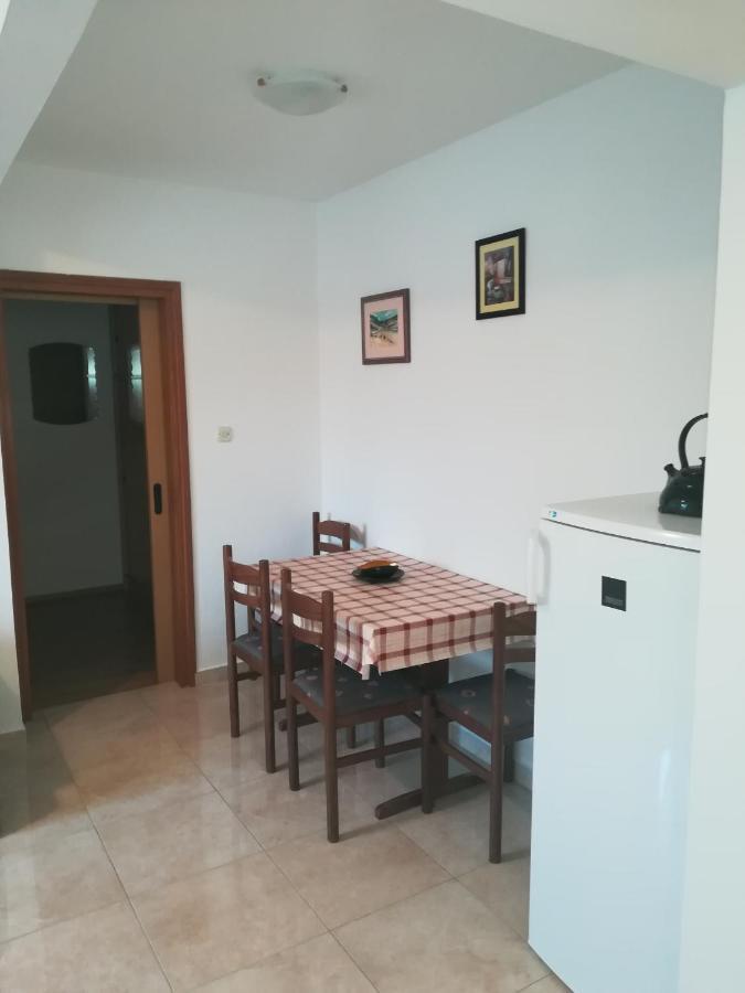 Apartments With A Parking Space Vinez, Labin - 11851 Ngoại thất bức ảnh