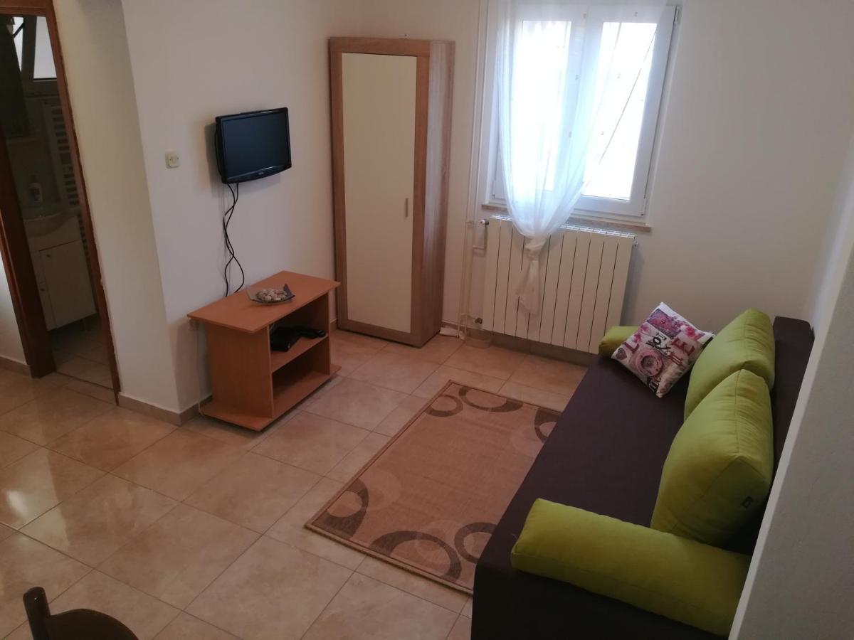Apartments With A Parking Space Vinez, Labin - 11851 Ngoại thất bức ảnh