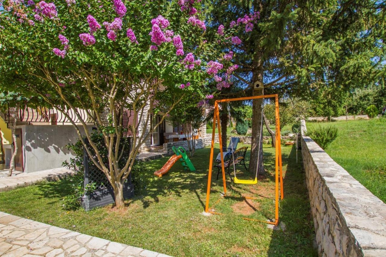 Apartments With A Parking Space Vinez, Labin - 11851 Ngoại thất bức ảnh